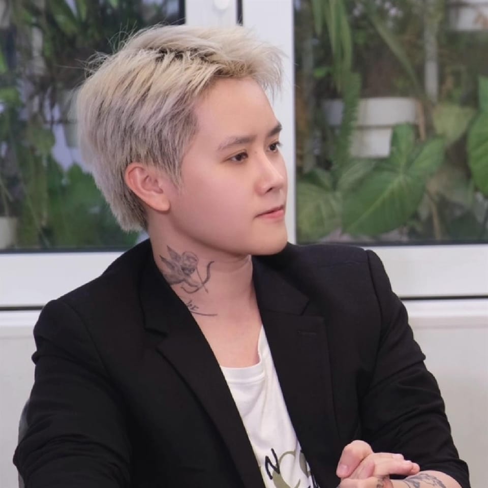Case Da xỉn màu, kém đàn hồi